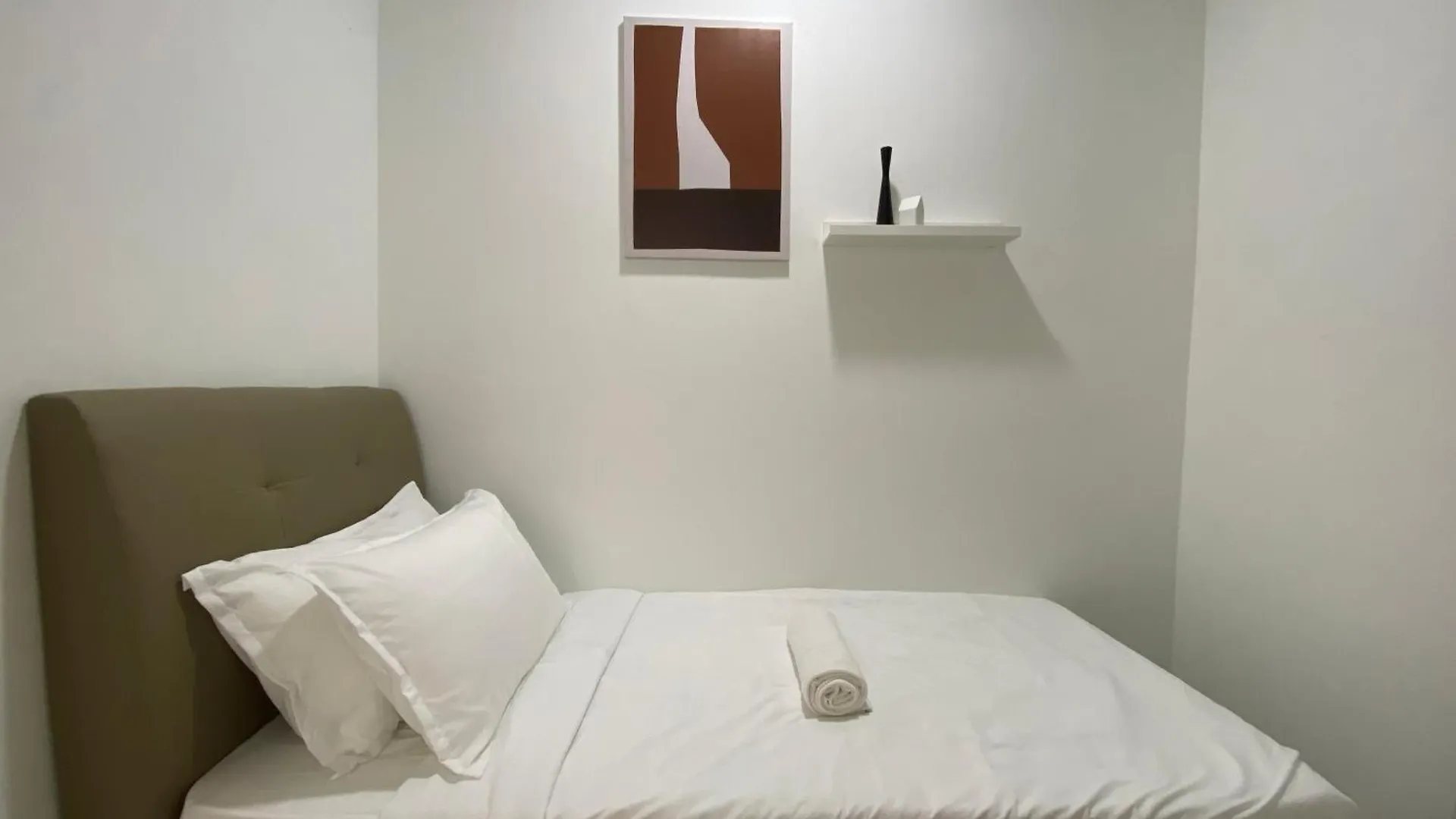 Kenwingston Skyloft Apartment Doorsteps To Brt Subang Usj Subang Jaya 0*,  Malaysia