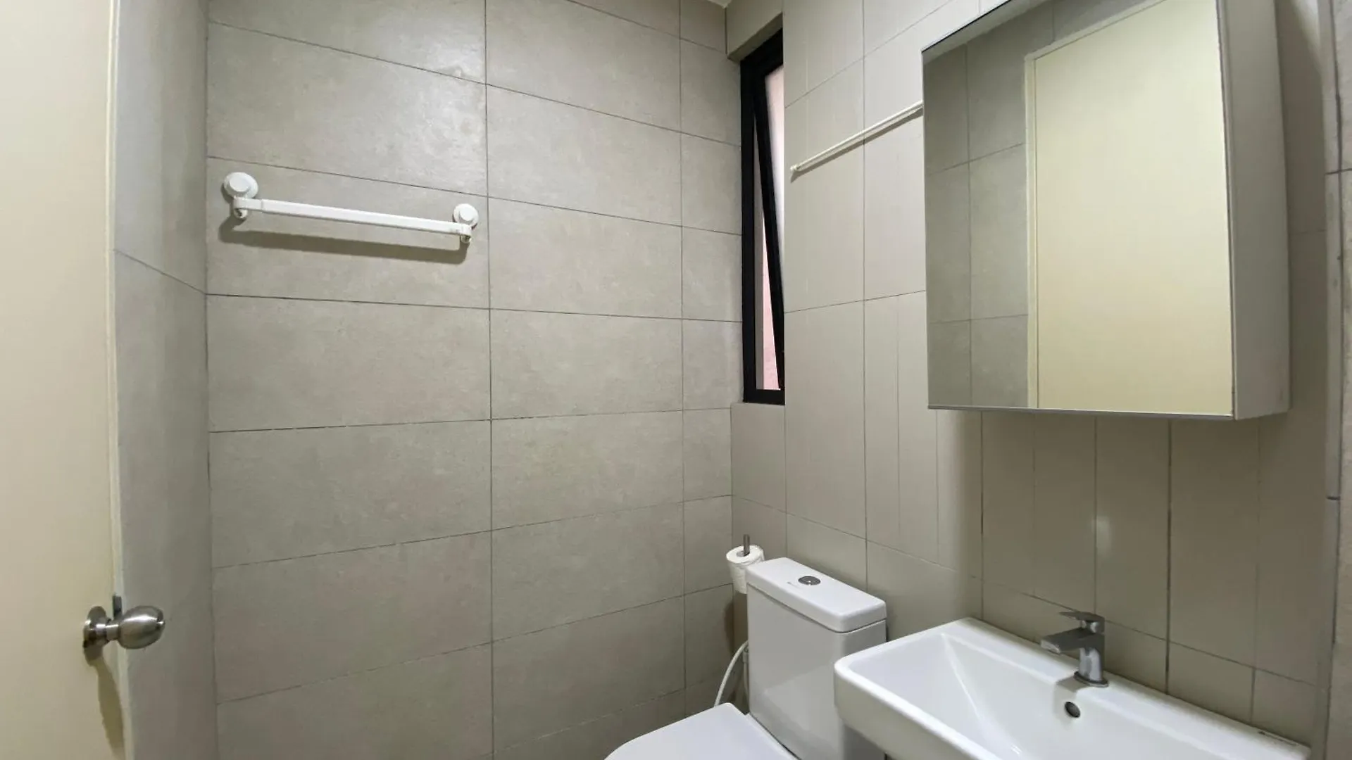Kenwingston Skyloft Apartment Doorsteps To Brt Subang Usj Subang Jaya