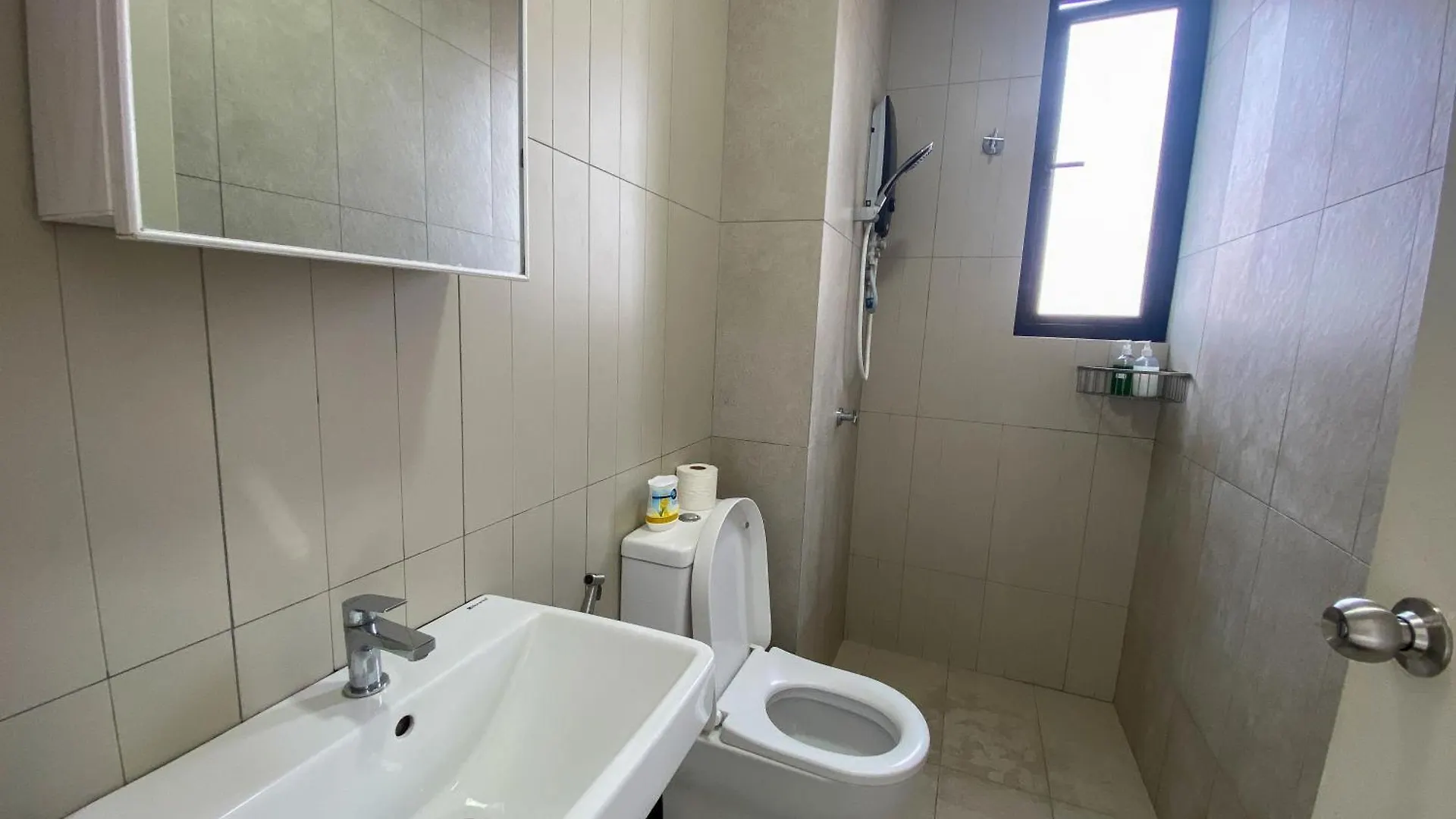 Kenwingston Skyloft Apartment Doorsteps To Brt Subang Usj Subang Jaya