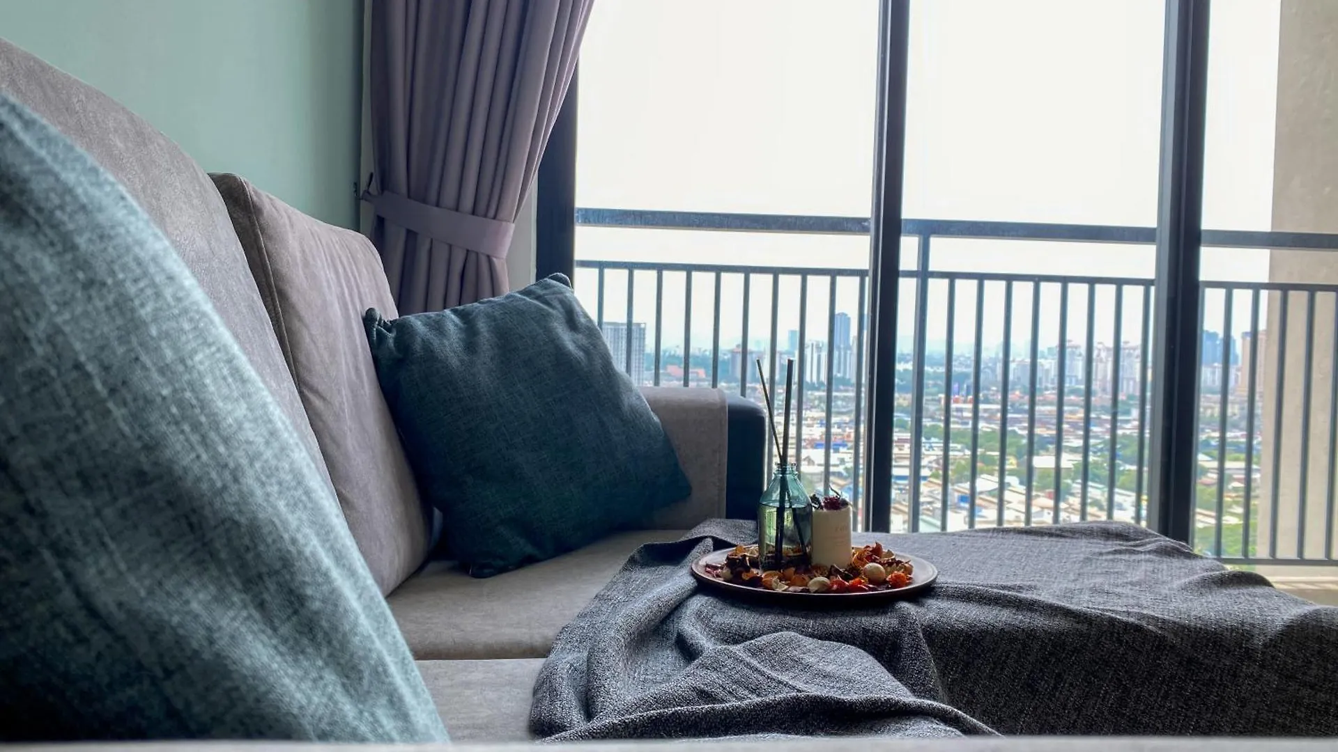 Kenwingston Skyloft Apartment Doorsteps To Brt Subang Usj Subang Jaya