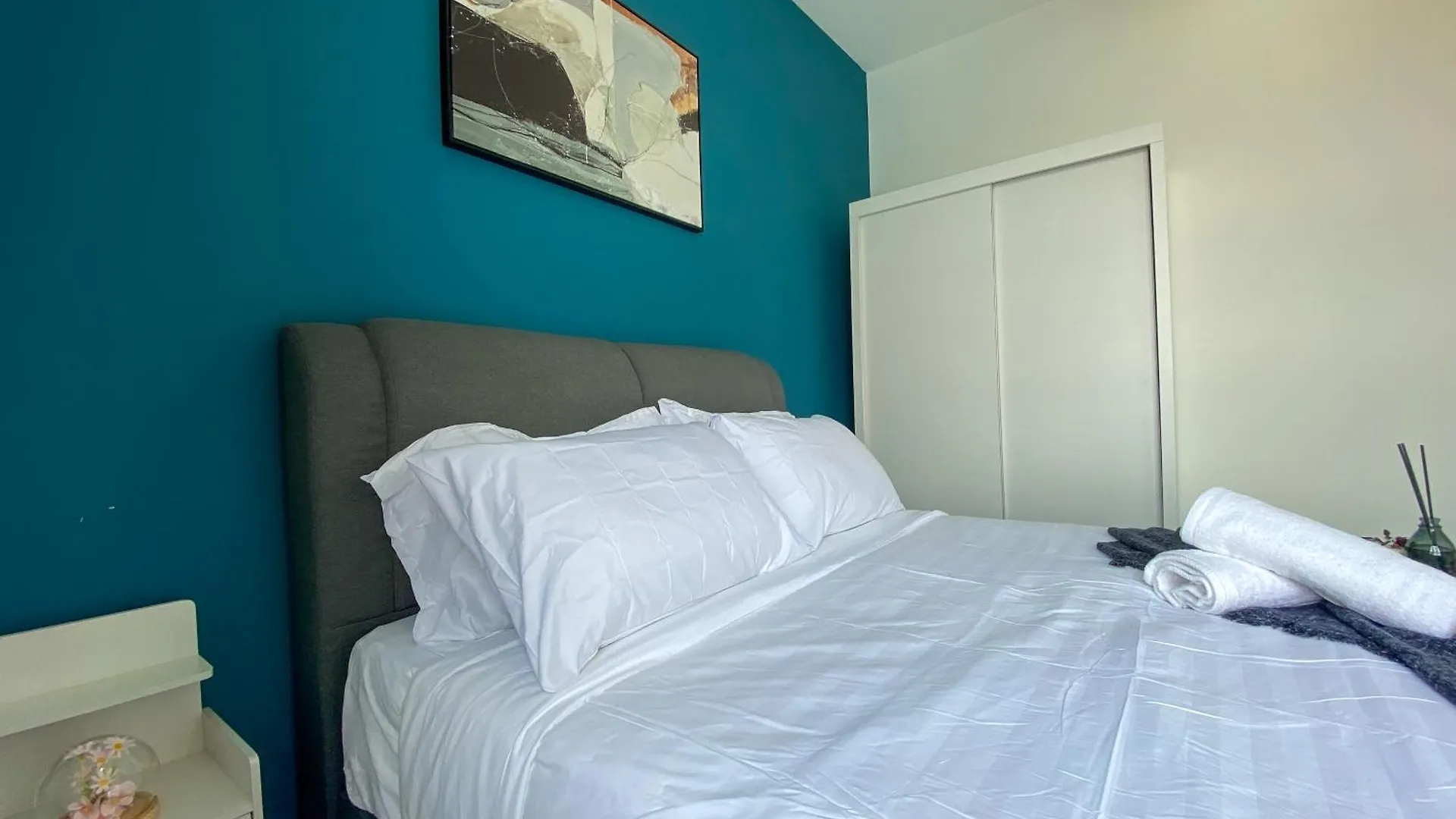 Kenwingston Skyloft Apartment Doorsteps To Brt Subang Usj Subang Jaya Malaysia